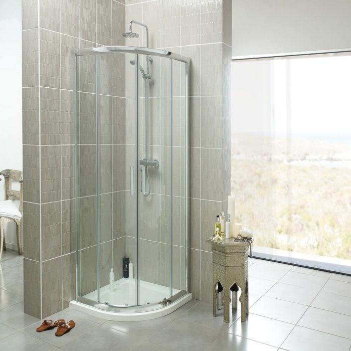 Quadrant shower with sliding doors