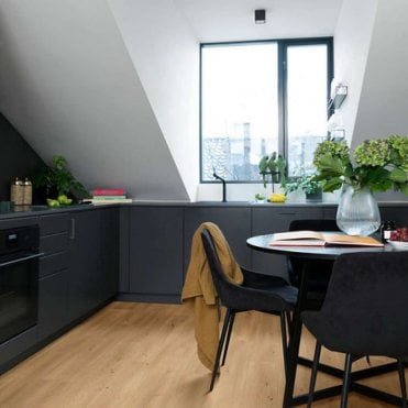 Guild Oak V Groove Aqua Protect Laminate Flooring 1.453m2 Per Pack
