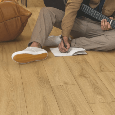 Classic Laminate Flooring Sandy Oak